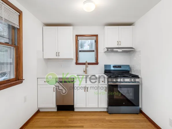 171 Burns Ave, Lodi, NJ 07644