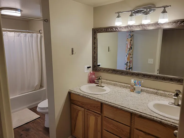 1716 E Terry St — Photo 12