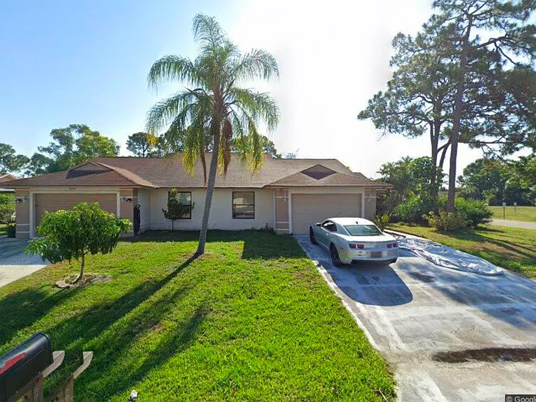 4617 SE Geneva Dr #4617 — Photo 1