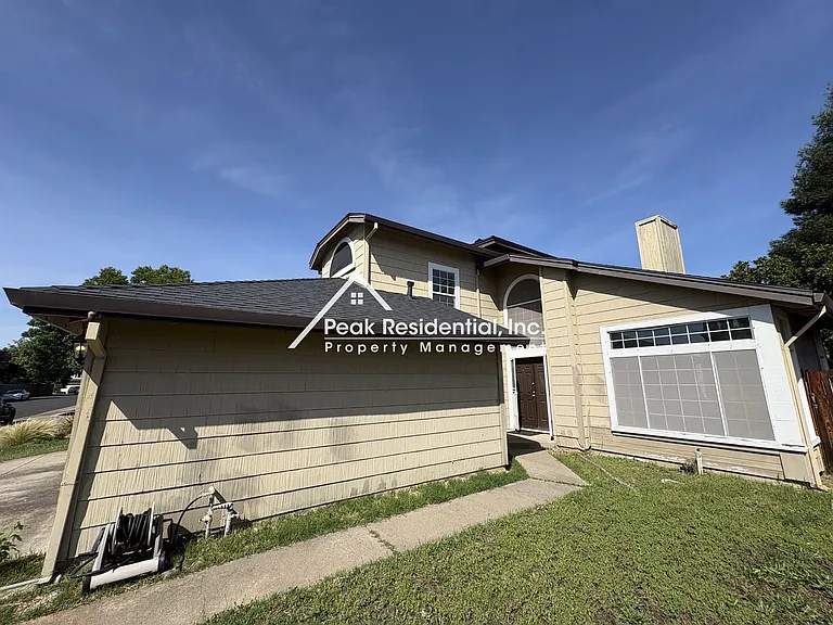 5621 Summit Dr — Photo 3