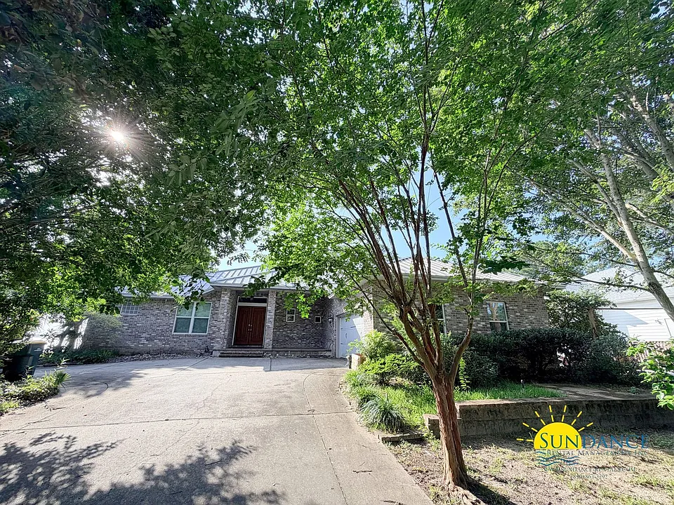 249 Beachview Dr