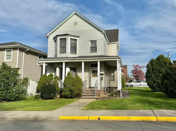 1080 Stonewall Ln, Secaucus, NJ 07094
