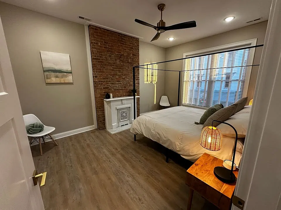2 bed, 1200 sqft, $1,995 — Photo 3