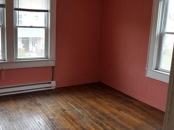 3rd image of 208 1/2 N 14th St