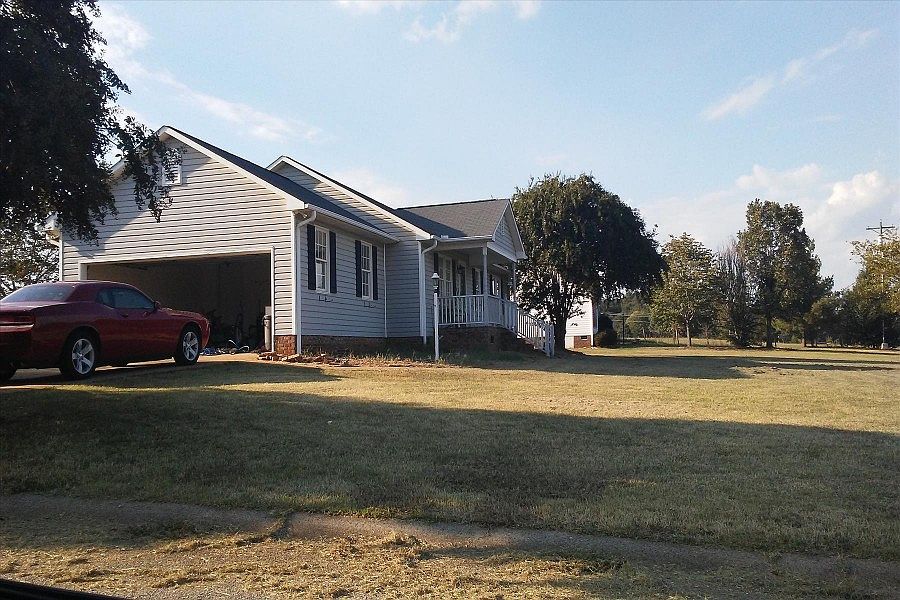 1st image of 601 Seay Rd