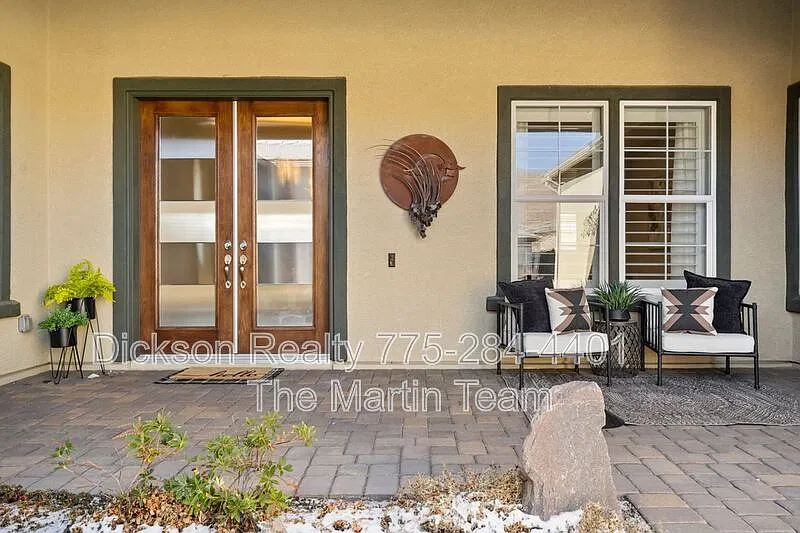 4 bed, 4.5 bath, 4241 sqft, $6,200 — Photo 4