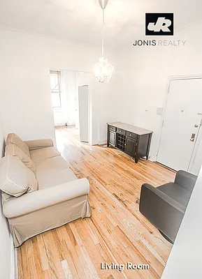 Rented by Jonis Realty | media 16