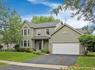 422 Yorkshire Ct, Grayslake, IL 60030