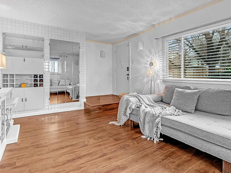 6687 Greenback Ln — Photo 3