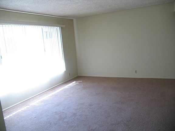 4th image of 3442 Preble Ave