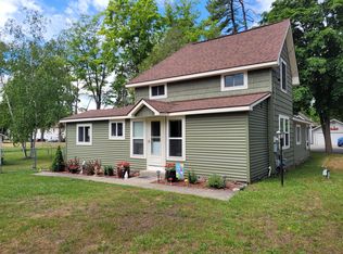 3401 Poplar St, Indian River, MI 49749