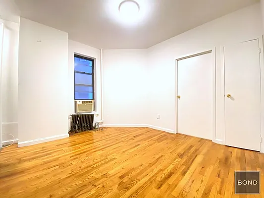 Rented by Bond New York | media 26