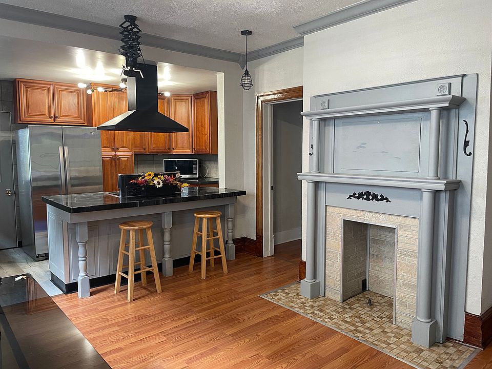 Kitchen/ dining room.