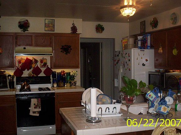 Kitchen w/bkfast bar