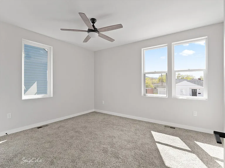 984 E Lander St — Photo 29