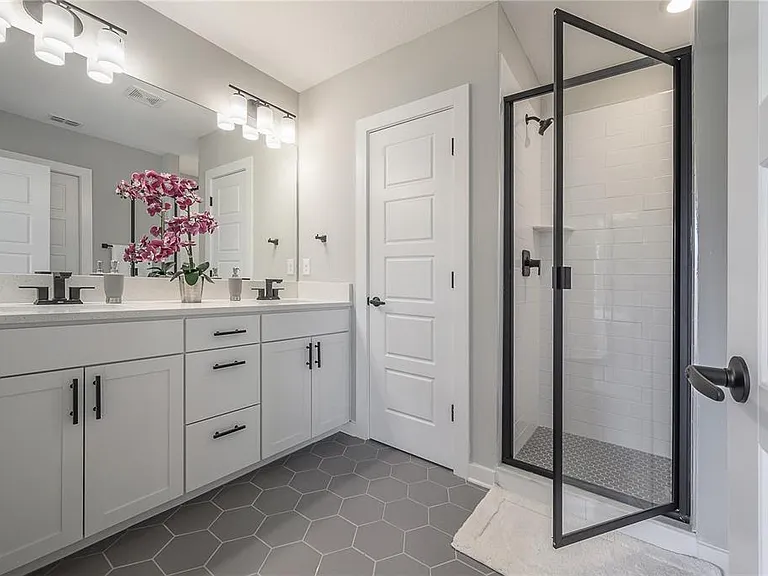 4402 W Gray St #1 — Photo 44