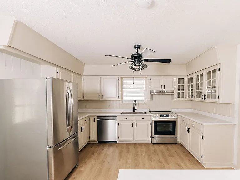 4713 N Bolton Ave — Photo 10