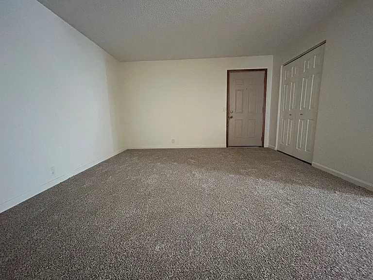 709 Dondee Dr #8 — Photo 2