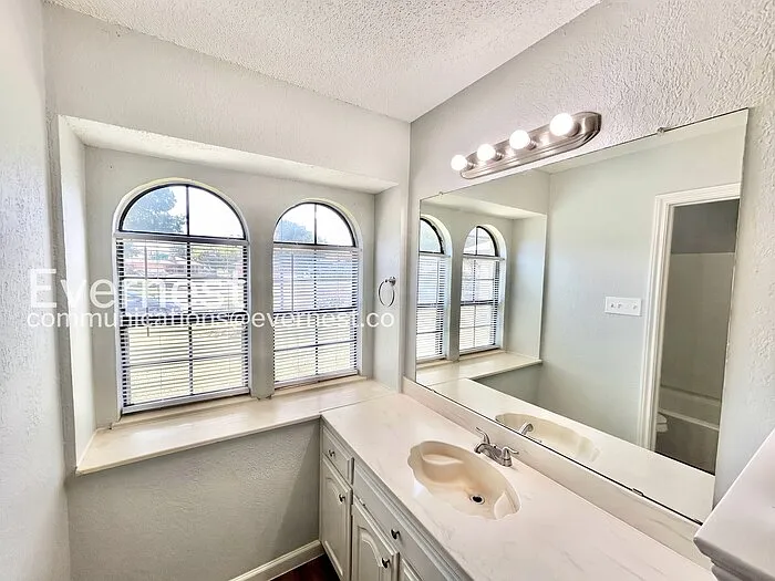 1800 Willow Vale Dr — Photo 11