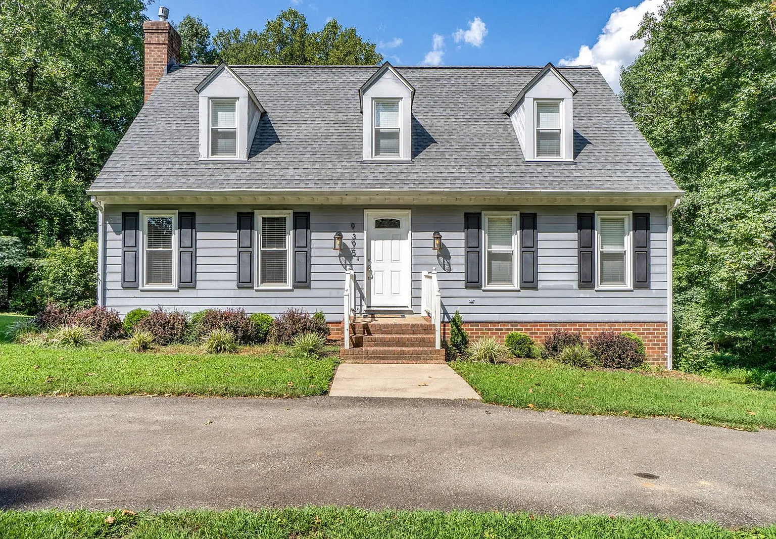 4 bed, 2.0 bath, 1560 sqft, $2,570 — Photo 1