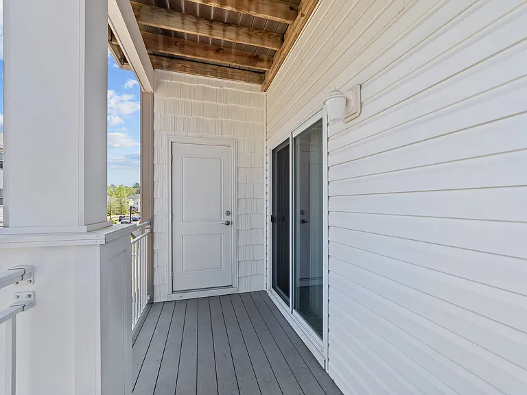 2424 Chancery Ln #207-1 — Photo 2