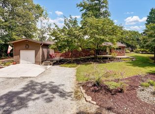 1307 W Beaver Creek Dr, Powell, TN 37849