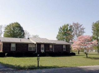 929 Parkway Dr, Smithville, TN 37166