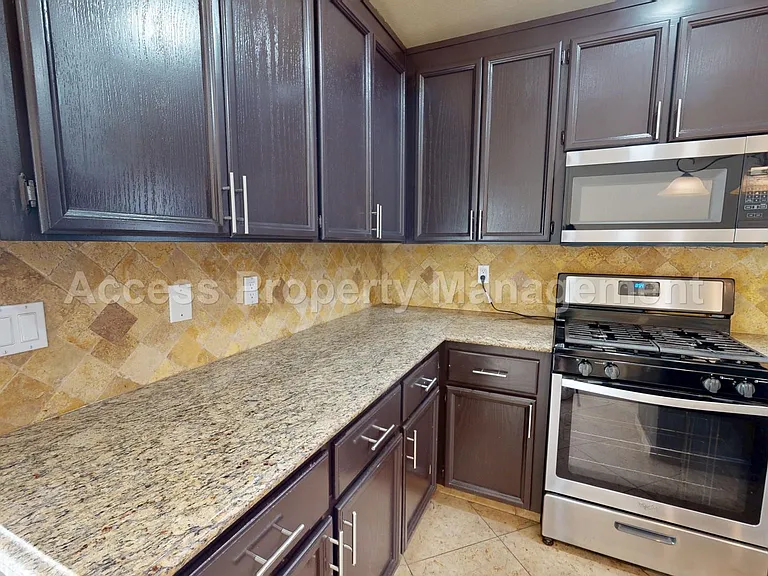 2141 Norik Dr — Photo 8
