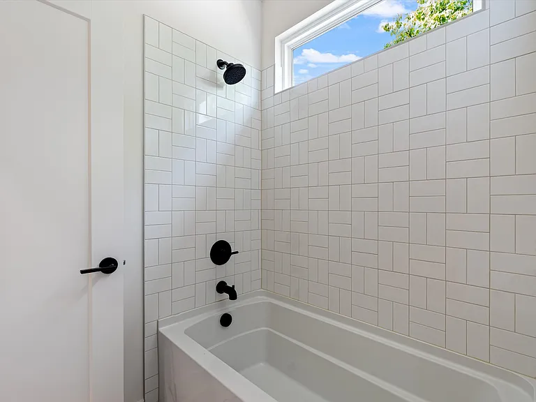 2830 Clifton Ave — Photo 29