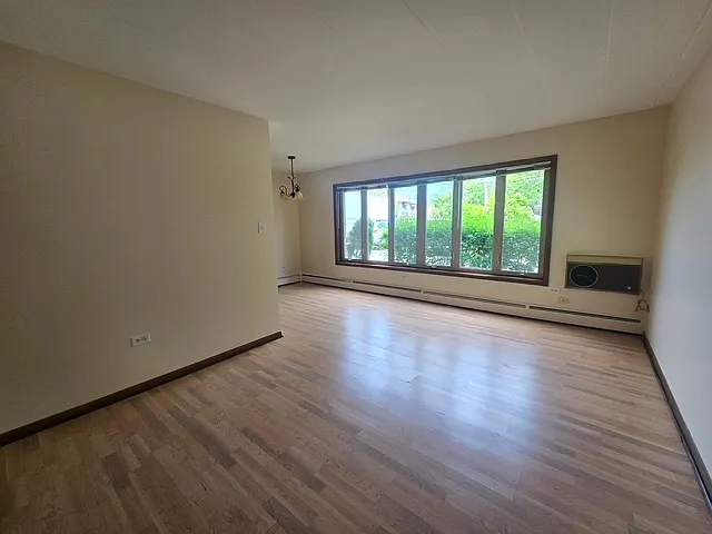701 Busse Hwy #1B — Photo 1