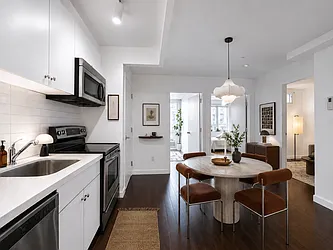 286 Stanhope Street, #2