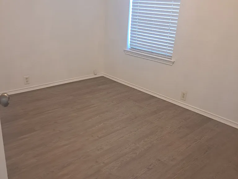 1353 Mill Wood Ln — Photo 15