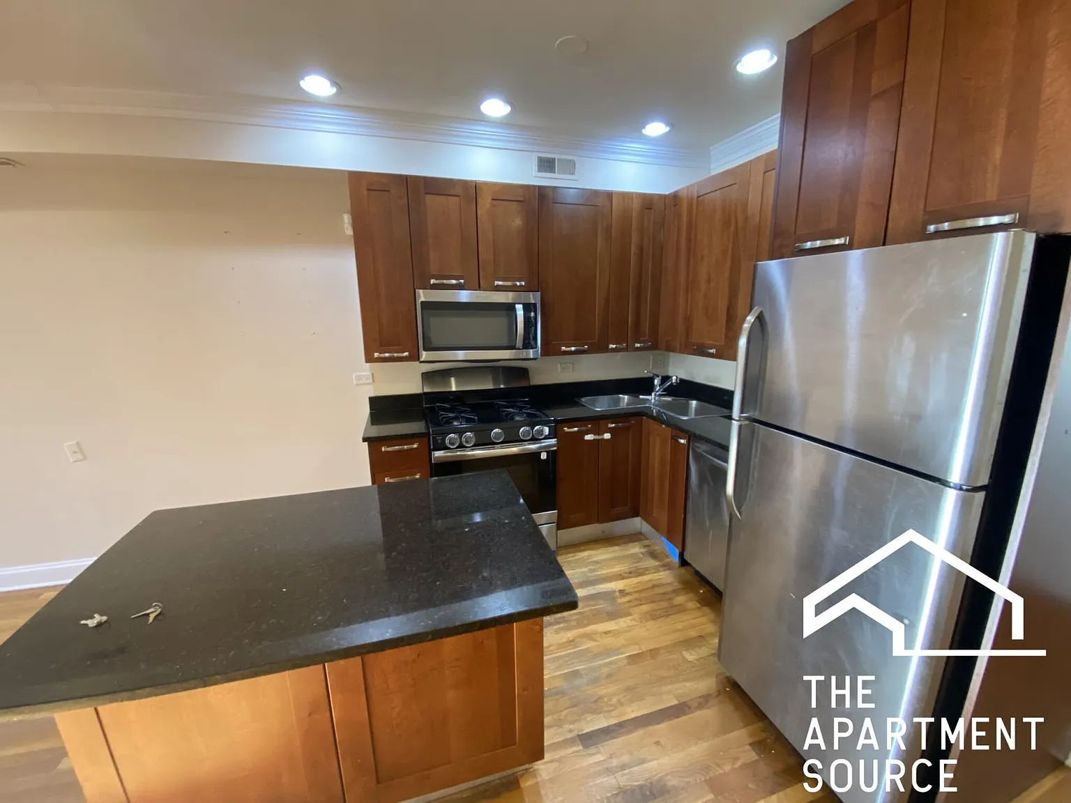 6935 North Oakley Avenue #G — Photo 2