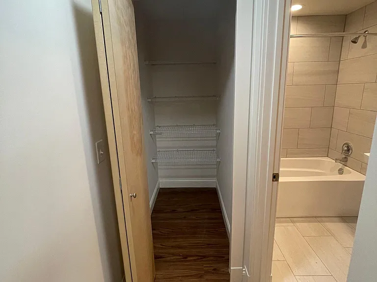 1822 Ridge Ave #200 — Photo 12
