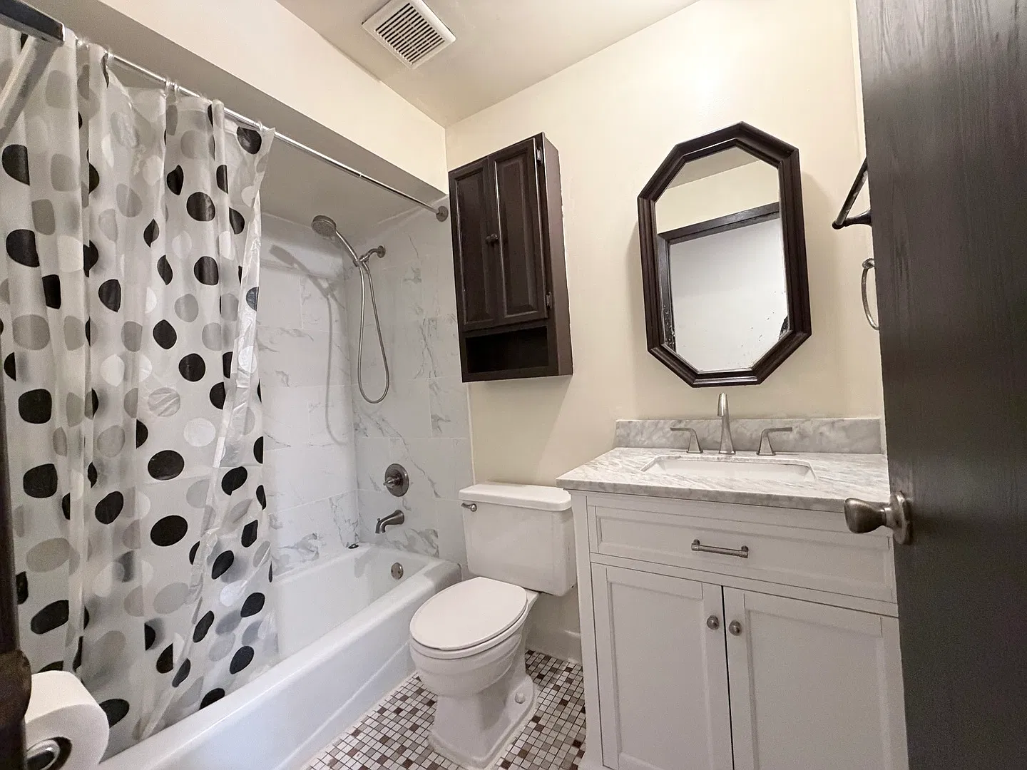 2 bed, 1.5 bath, 948 sqft, $1,950 — Photo 4