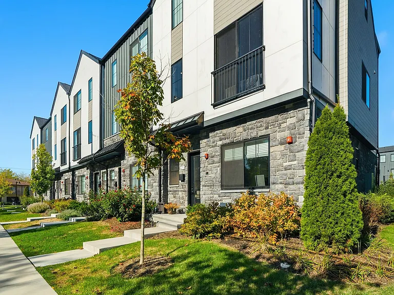 Bloom Street Townhomes — Photo 14