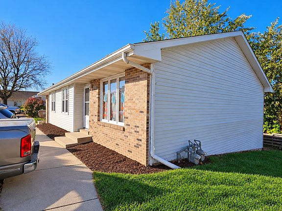 2nd image of 5426 Midvale Dr
