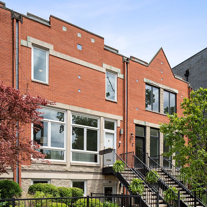1st image of 1350 W Wrightwood Ave