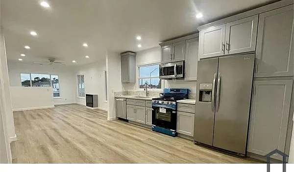 908 S Oak St #908 — Photo 3
