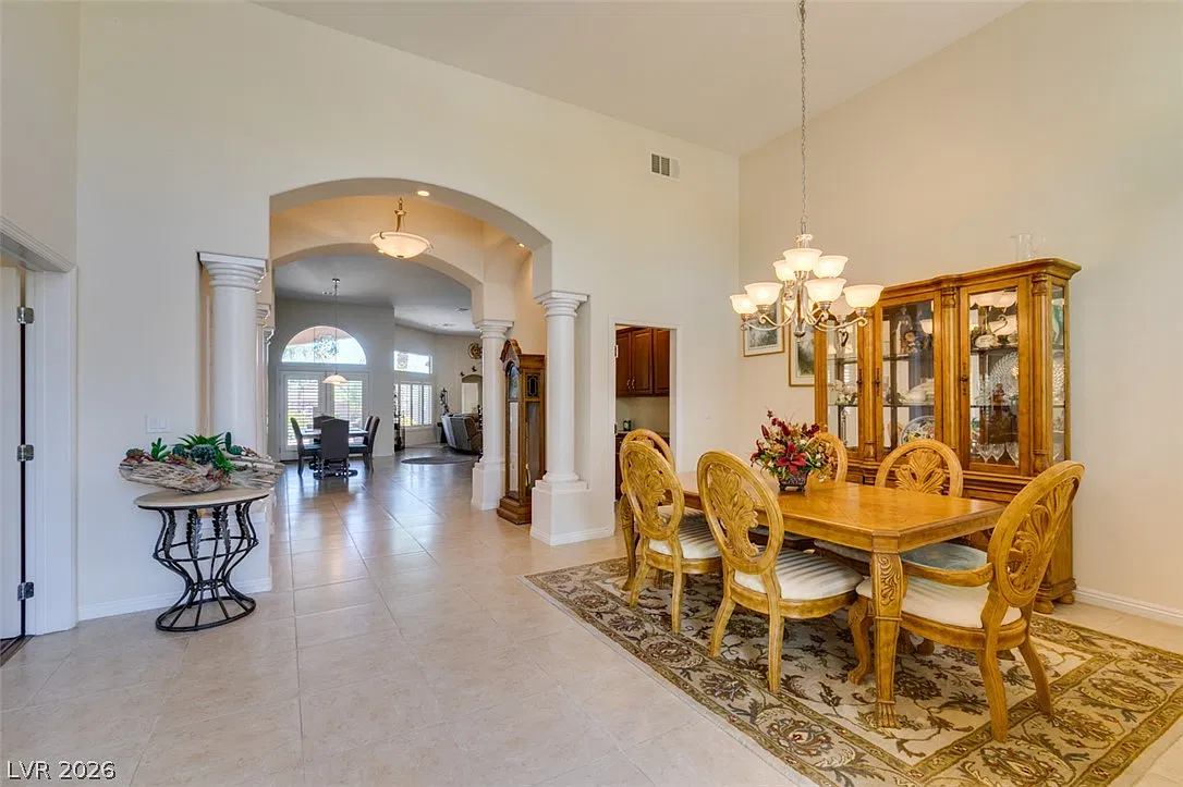 4 bed, 4.0 bath, 3363 sqft, $5,500 — Photo 3