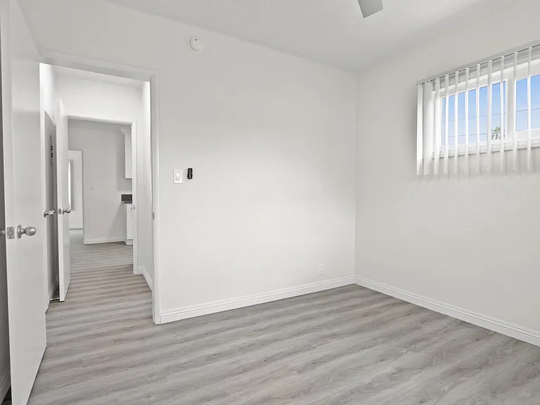 1824 16th St in Santa Monica — Photo 11