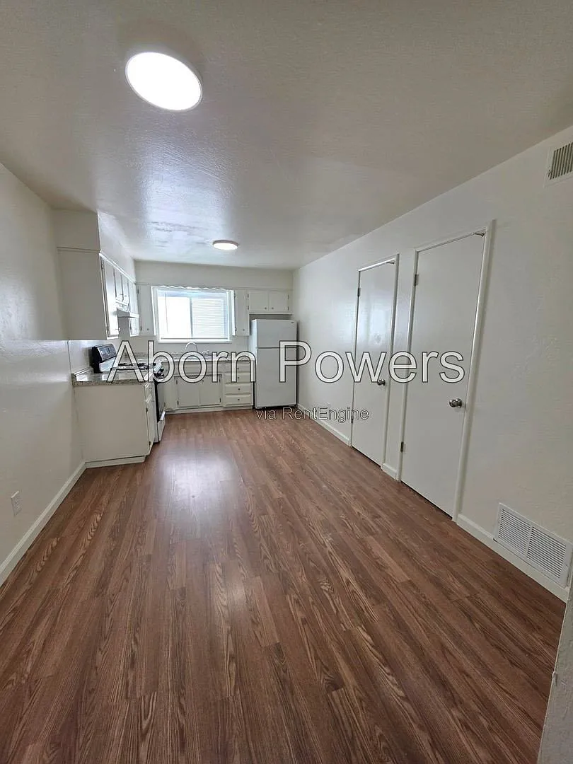 2 bed, 1.0 bath, $1,375 — Photo 4