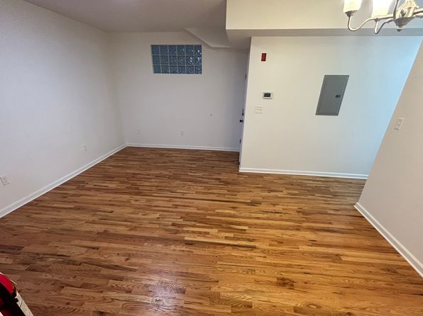 6 E Washington Ave #2-B