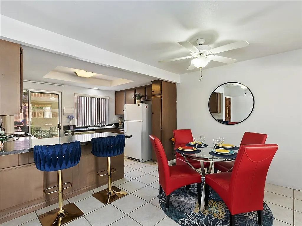 2 bed, 982 sqft, $3,200 — Photo 4