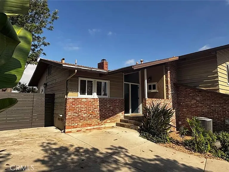 5484 Redding Rd — Photo 2