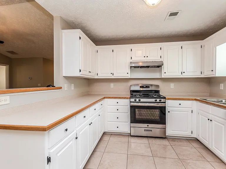 173 Waters Edge Dr — Photo 4