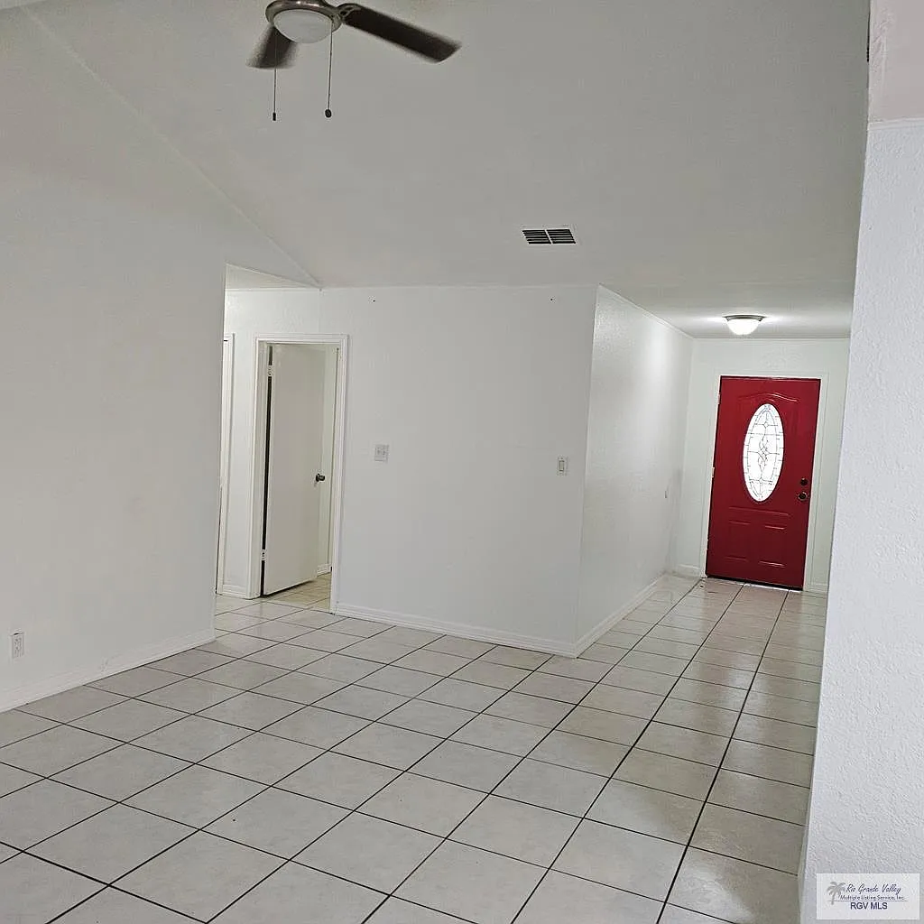 Building Photo - 94 Laura Ln