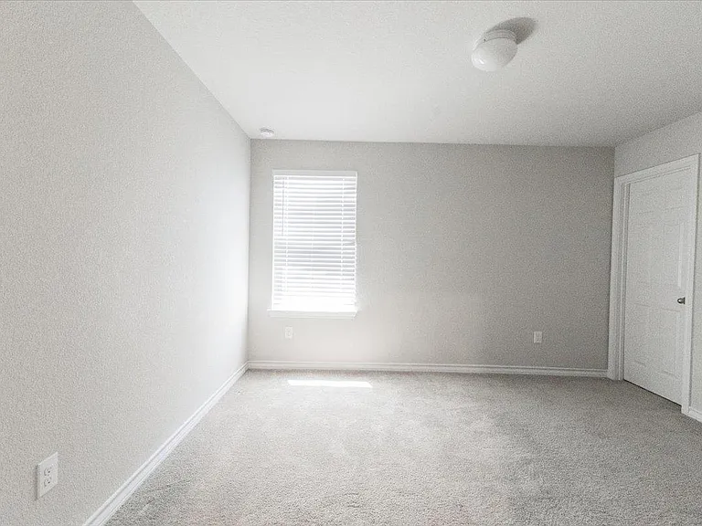 7403 Albany Dr — Photo 20