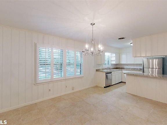 5th image of 4400 Knob Hill Dr