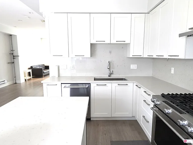 2280 163rd St #108 — Photo 9